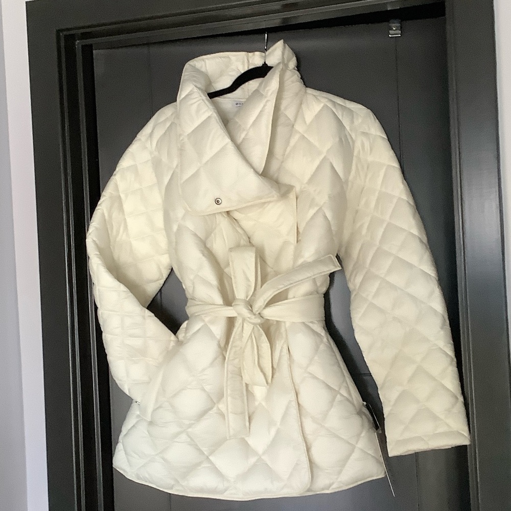 Athleta Women's Ivory Quilted Puffer Jacket